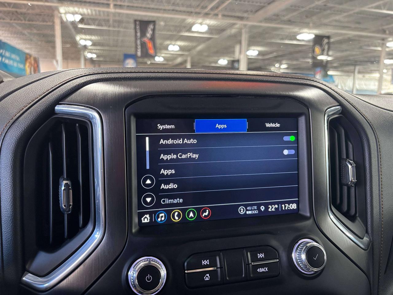 2023 GMC Sierra 2500 HD AT4|AWD|DURAMAX|NAV|BOSE|LEATHER|BEDLINER|SIDESTEP Photo