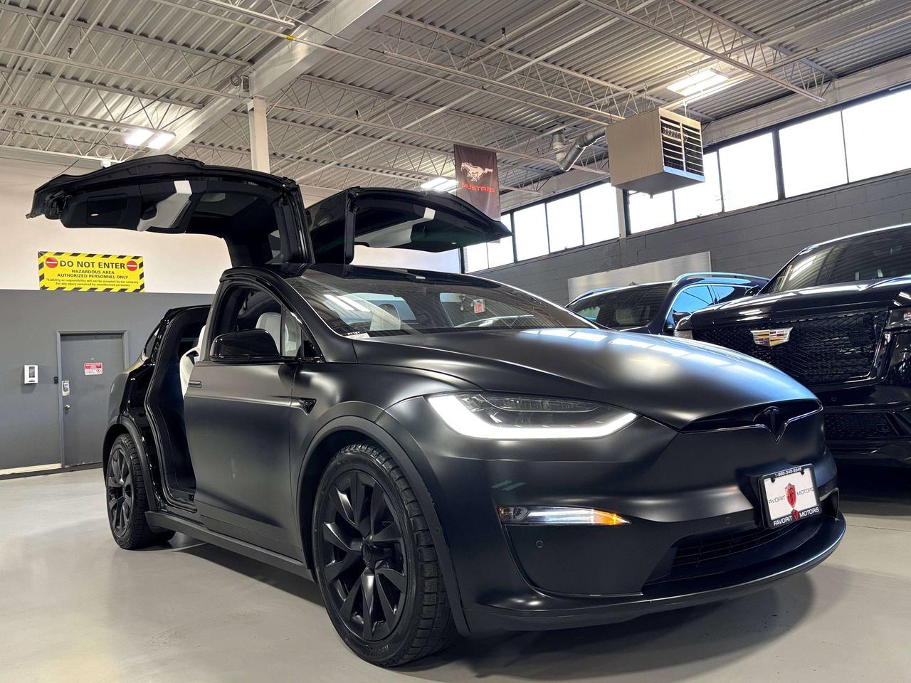 2022 Tesla Model X Plaid|1020HP|AWD|6PASS|FULLSELFDRIVING|STEALTHPPF| Photo5