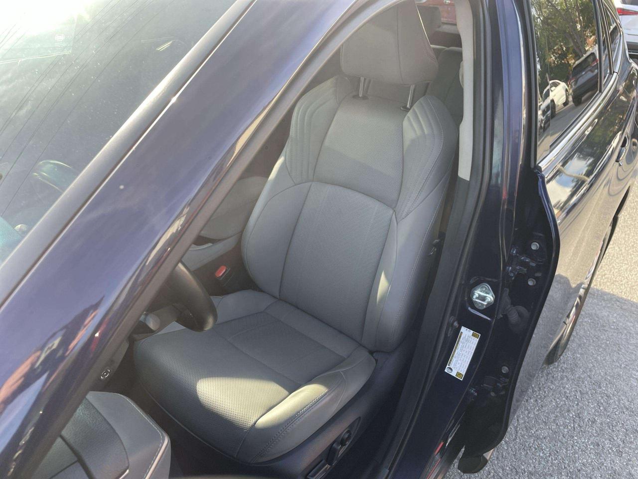2023 Toyota Venza Limited LIMITED, HYBRID, NAVI, HTD. VENTED SEATS, ROOF, BK. CAM, ALLOYS Photo