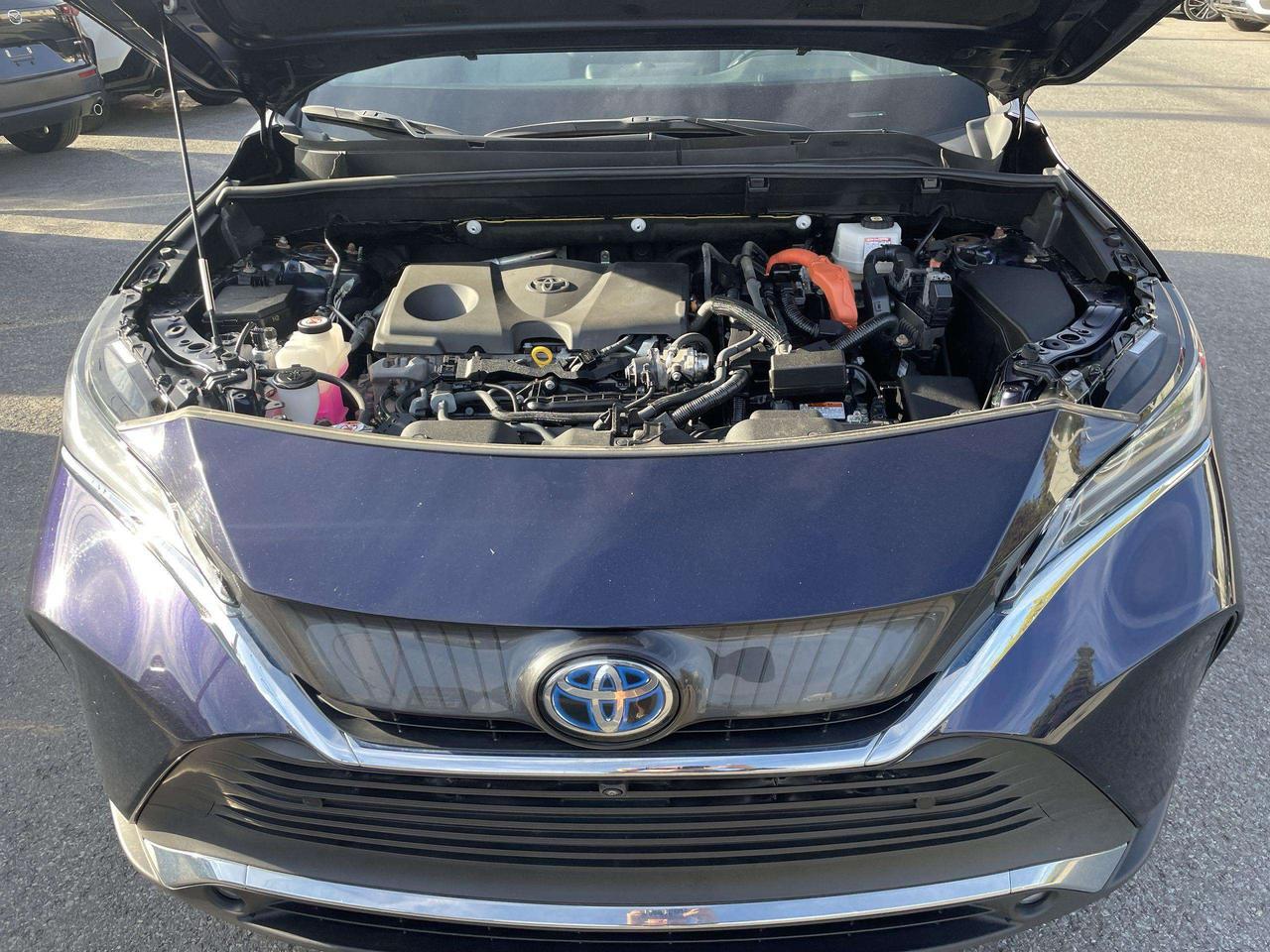 2023 Toyota Venza Limited LIMITED, HYBRID, NAVI, HTD. VENTED SEATS, ROOF, BK. CAM, ALLOYS Photo