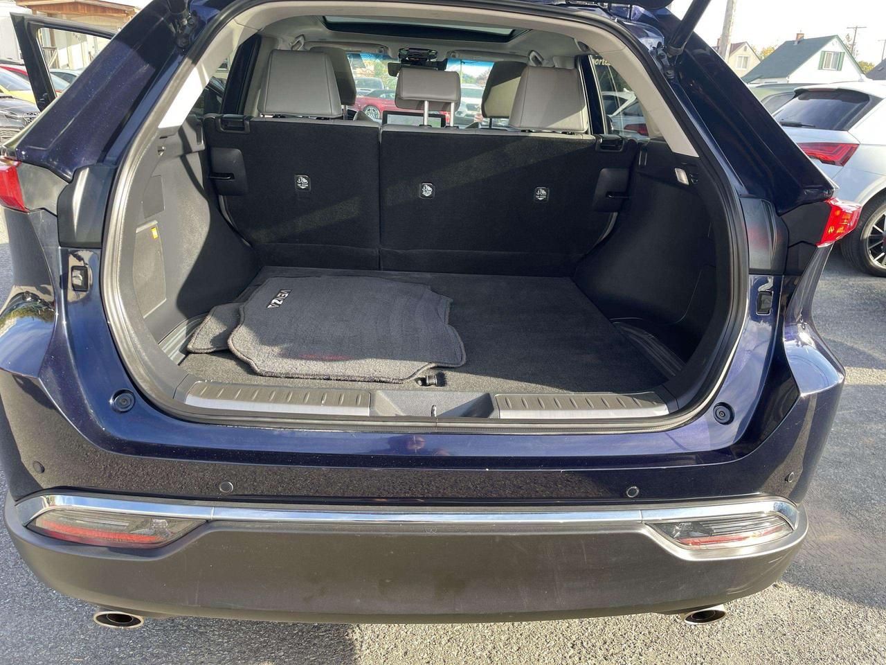 2023 Toyota Venza Limited LIMITED, HYBRID, NAVI, HTD. VENTED SEATS, ROOF, BK. CAM, ALLOYS Photo