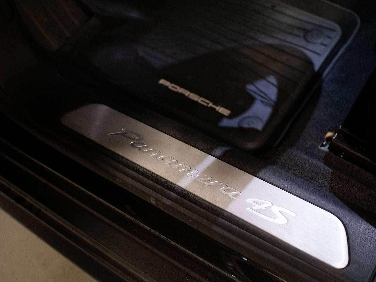 2017 Porsche Panamera 4S | PREMIUM & SPORT | BOSE | 21 IN Photo