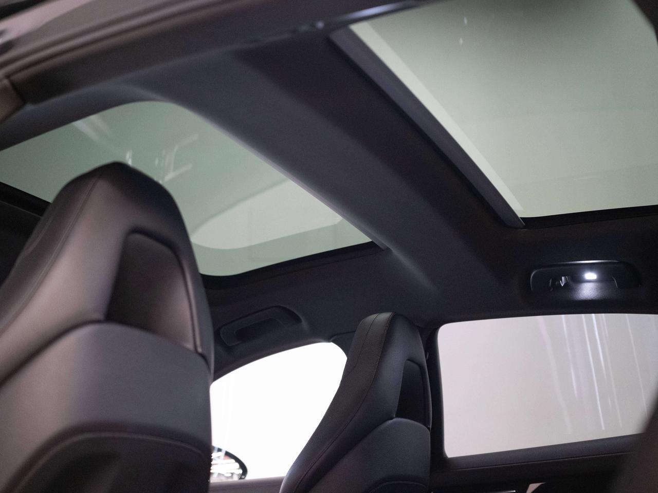 2017 Porsche Panamera 4S | PREMIUM & SPORT | BOSE | 21 IN Photo