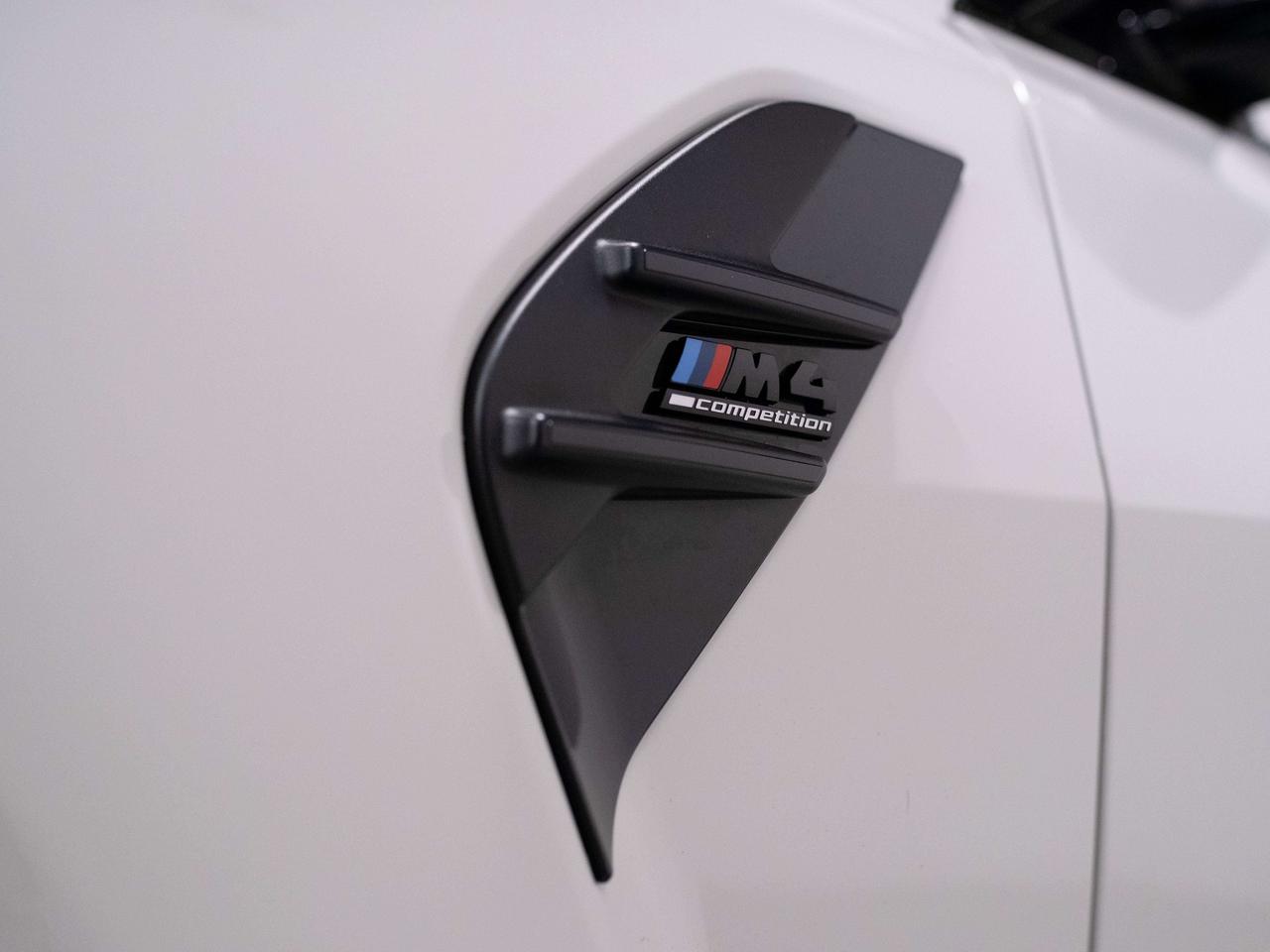 2023 BMW M4 COMPETITION | XDRIVE | CONVERTIBLE Photo