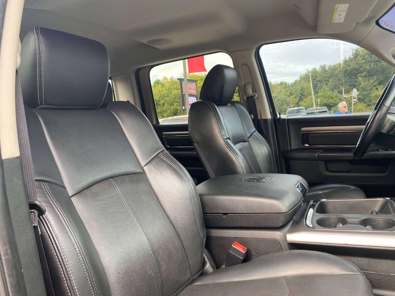 2018 RAM 1500 SPORT, 5.7L HEMI, CLEAN CARFAX, REMOTE START! - Photo #31