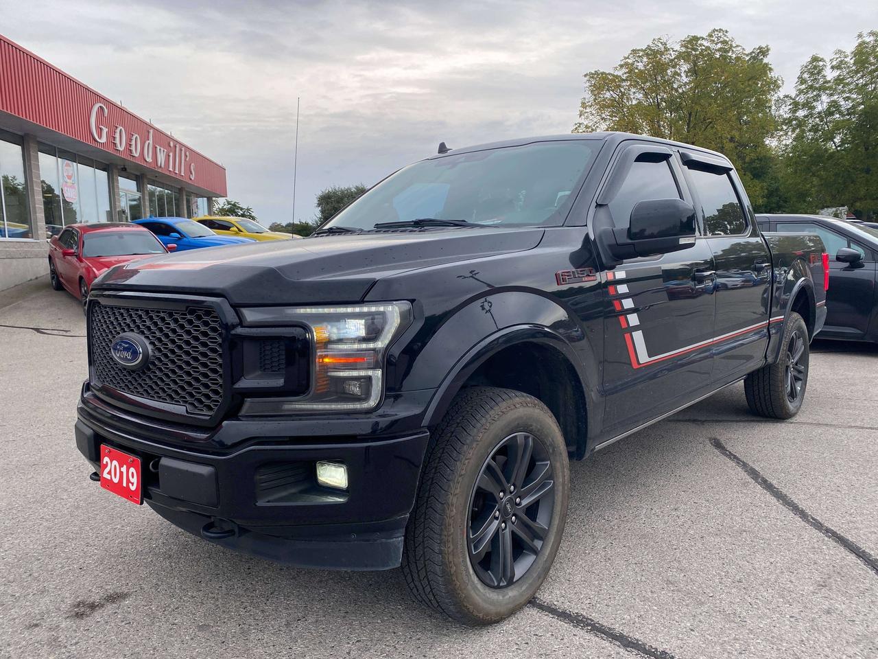 2019 Ford F-150 LARIAT, CLEAN CARFAX, LOCAL TRADE, SUNROOF! Photo