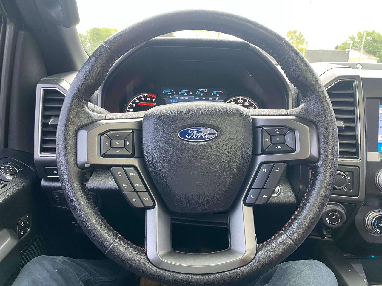 2019 Ford F-150 LARIAT, CLEAN CARFAX, LOCAL TRADE, SUNROOF! Photo
