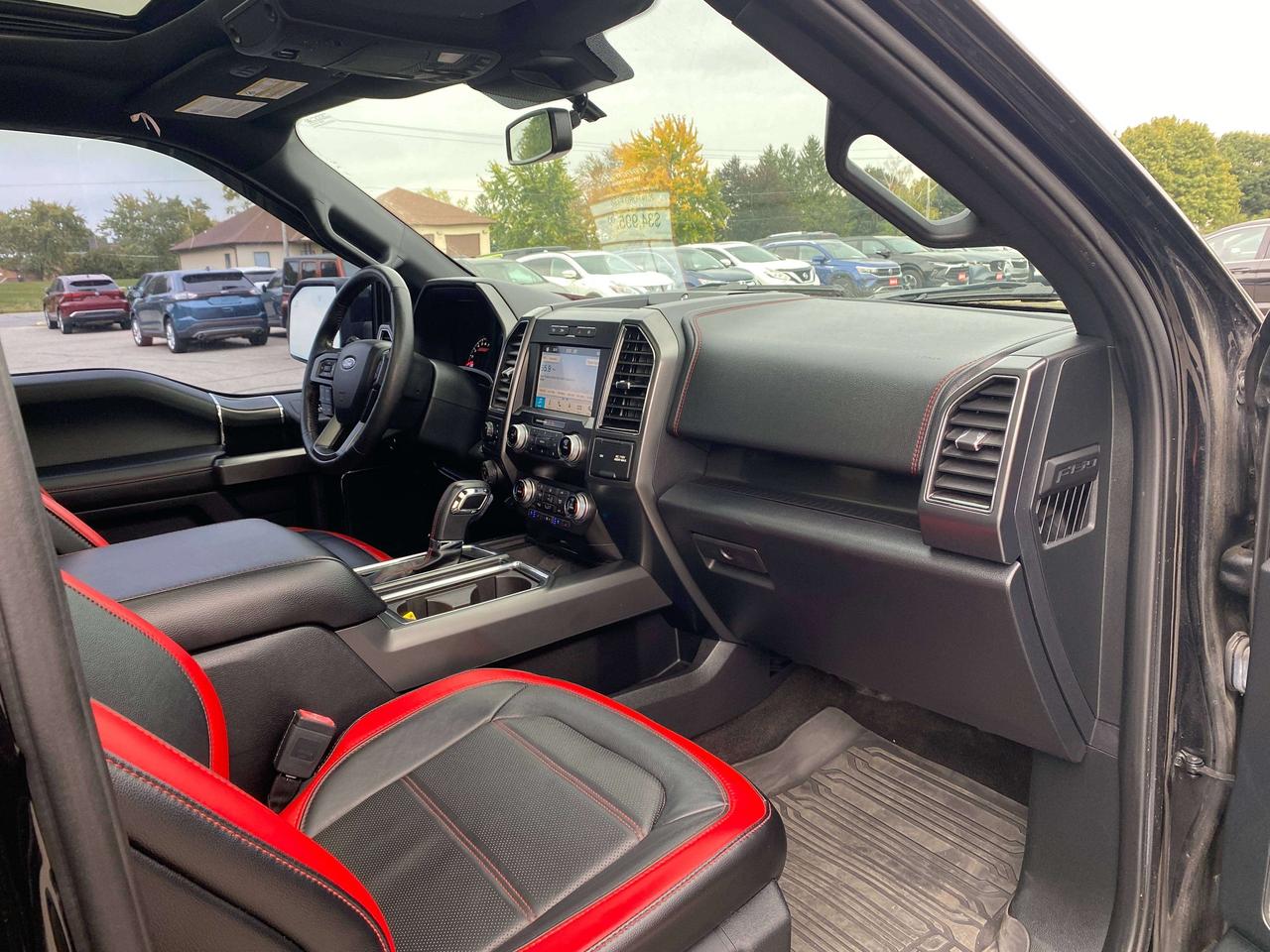2019 Ford F-150 LARIAT, CLEAN CARFAX, LOCAL TRADE, SUNROOF! Photo