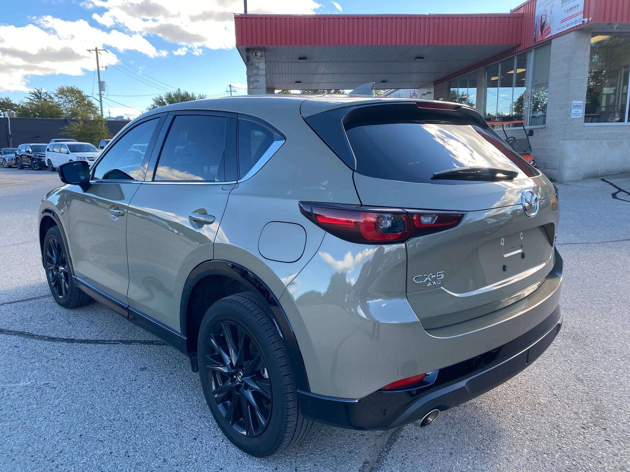 2024 Mazda CX-5 SUNA, CLEAN CARFAX, AWD, HEATED & COOLED LEATHER! Photo