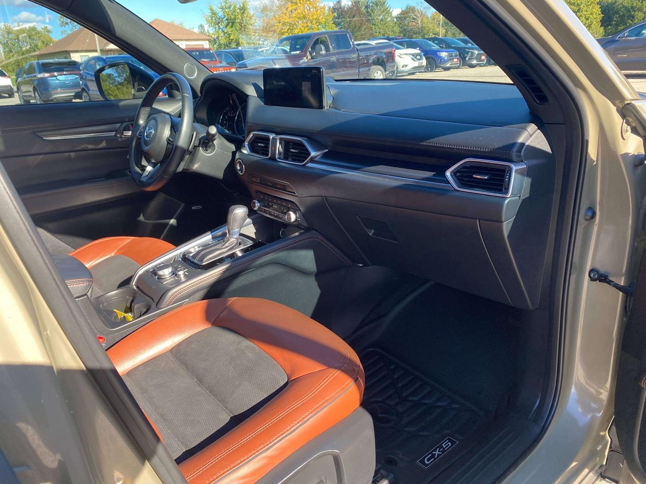 2024 Mazda CX-5 SUNA, CLEAN CARFAX, AWD, HEATED & COOLED LEATHER! - Photo #33