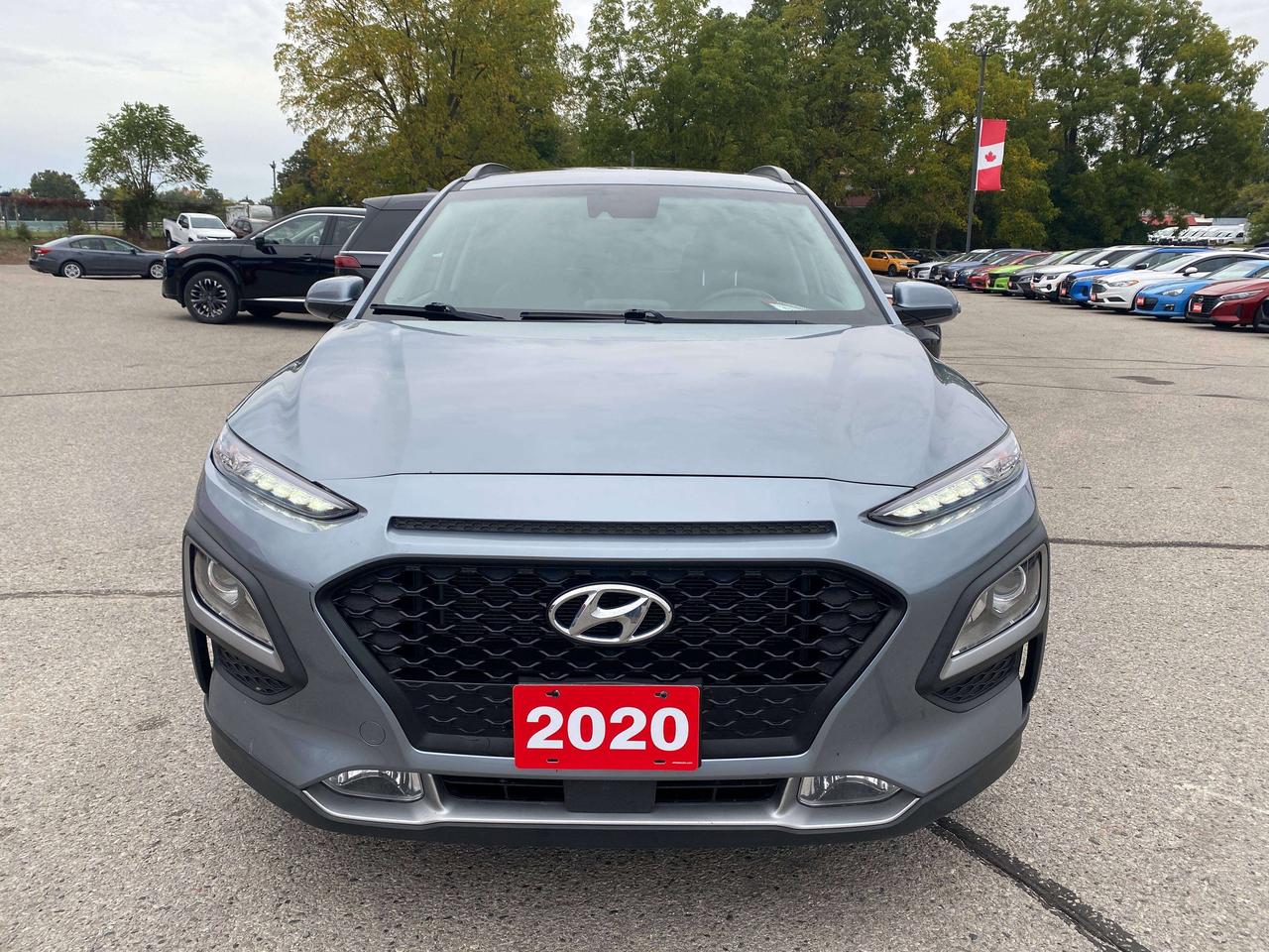 2020 Hyundai KONA LUXURY, SUNROOF, HEATED LEATHER, CLEAN CARFAX! Photo
