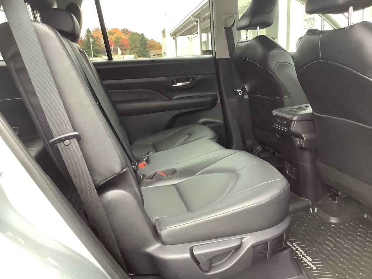 2025 Toyota GRAND HIGHLANDE XLE AWD Photo