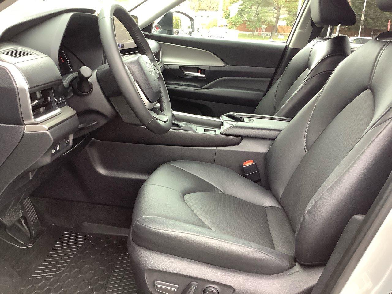 2025 Toyota GRAND HIGHLANDE XLE AWD Photo