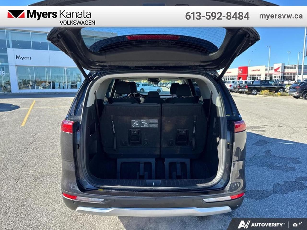 2023 Kia Carnival LX  - Apple CarPlay -  Android Auto Photo