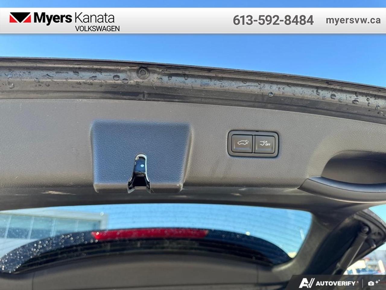 2023 Kia Carnival LX  - Apple CarPlay -  Android Auto Photo