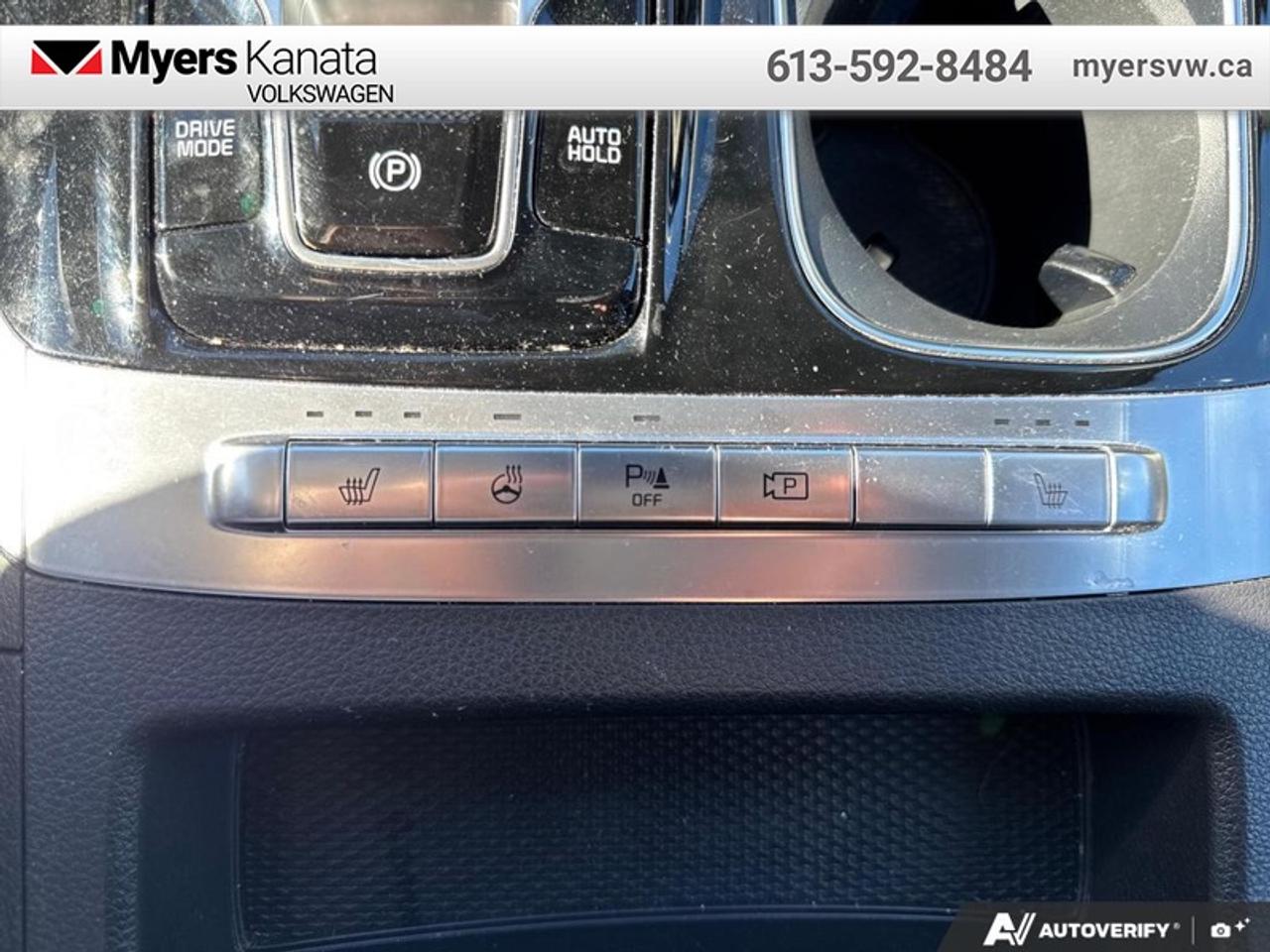 2023 Kia Carnival LX  - Apple CarPlay -  Android Auto Photo