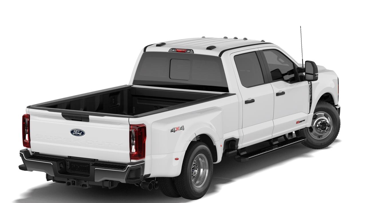 2027 Ford F-350 Super Duty DRW XLT Photo2