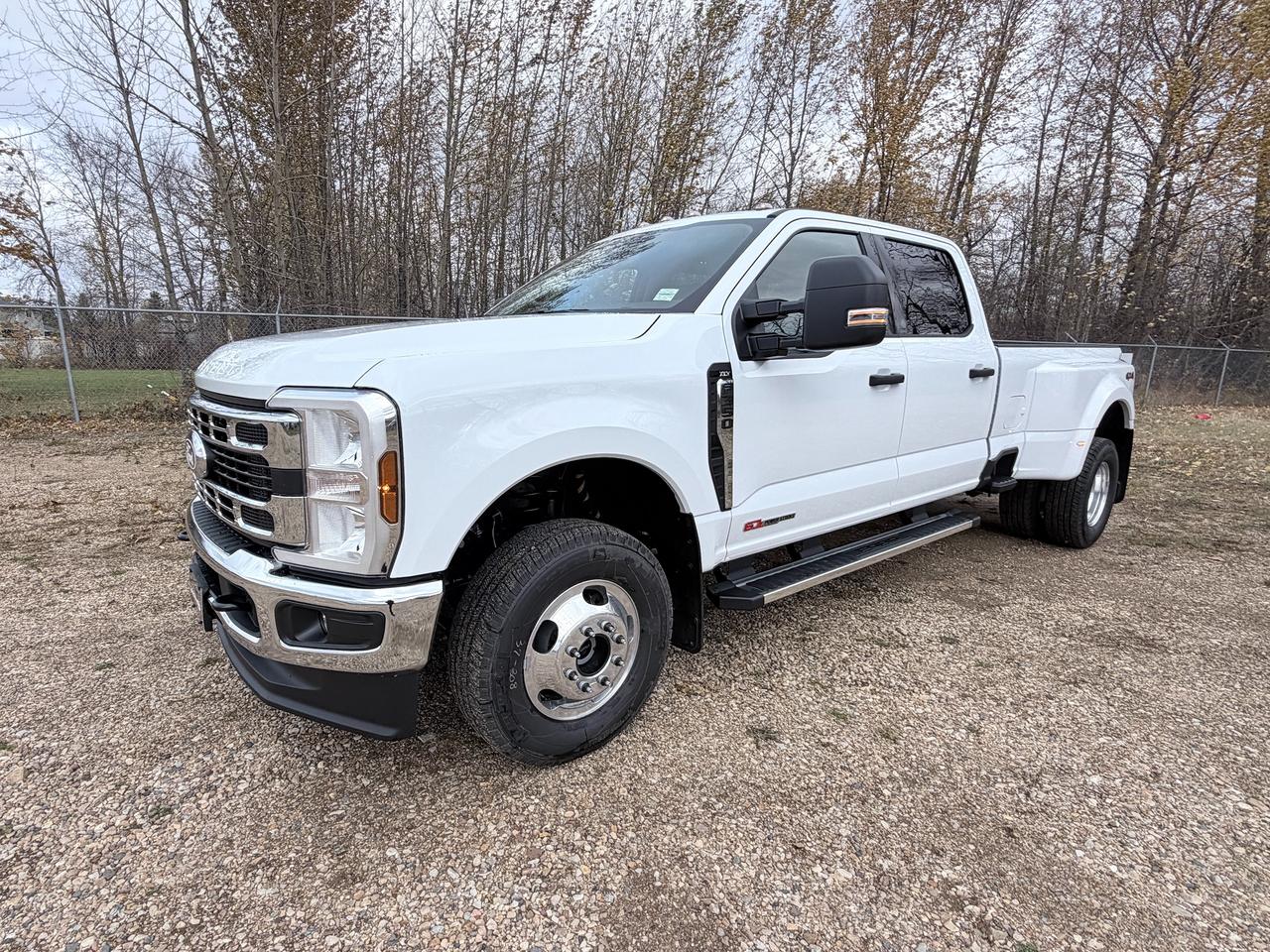2027 Ford F-350 Super Duty DRW XLT Photo0