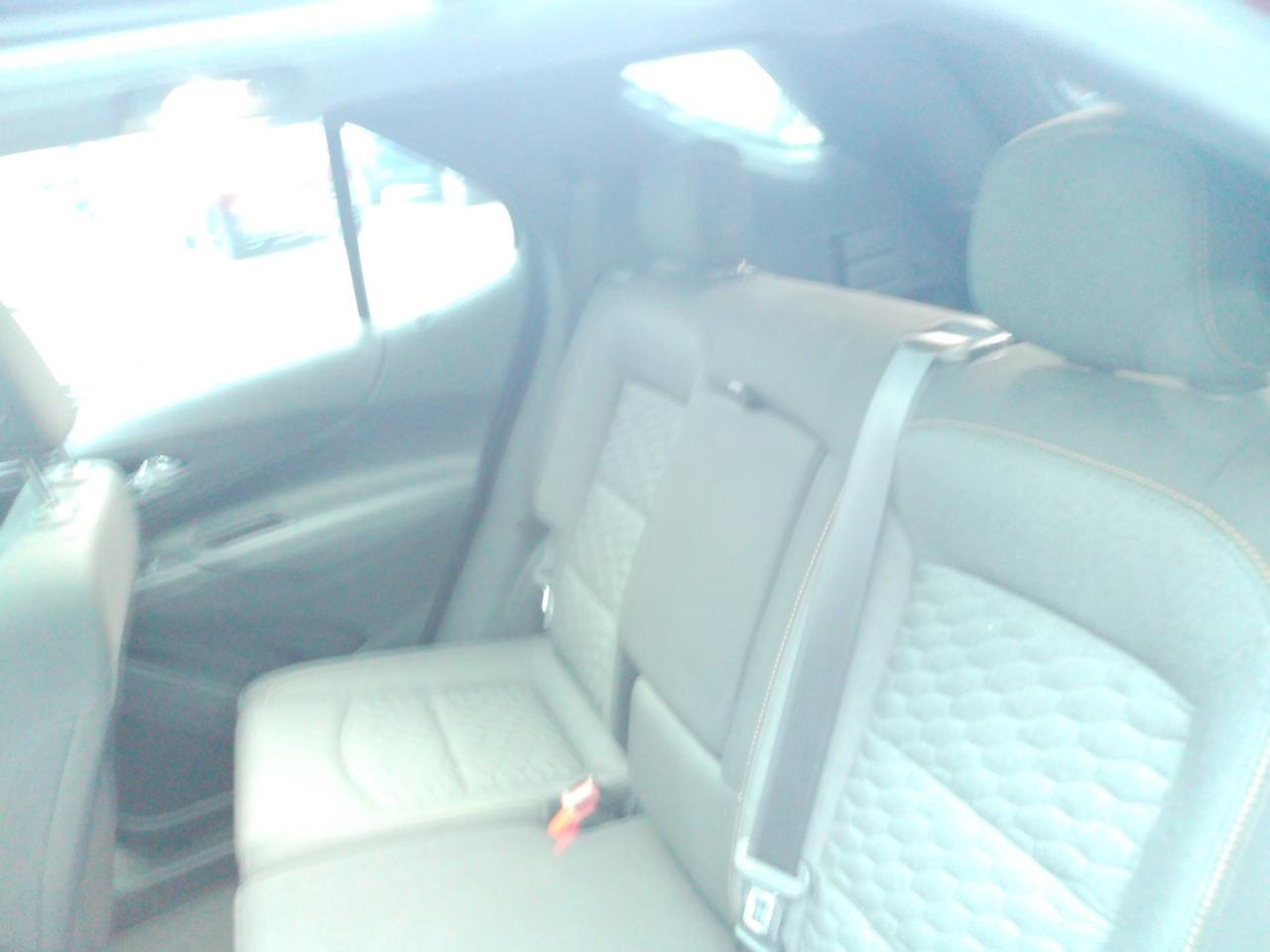2020 Chevrolet Equinox LT Photo