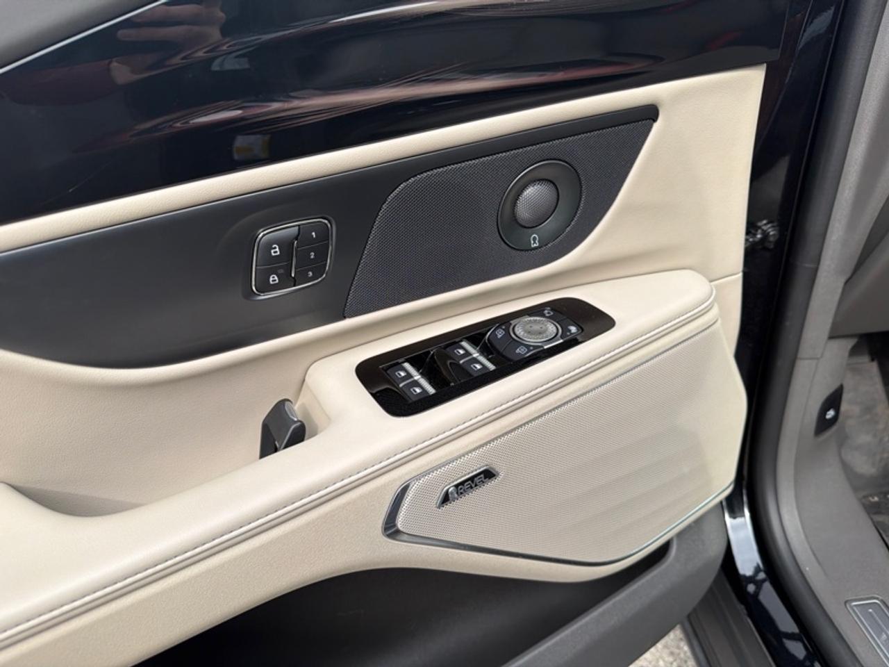 2025 Lincoln Nautilus Premiere  102A PKG|REVEL AUDIO|PANO ROOF Photo