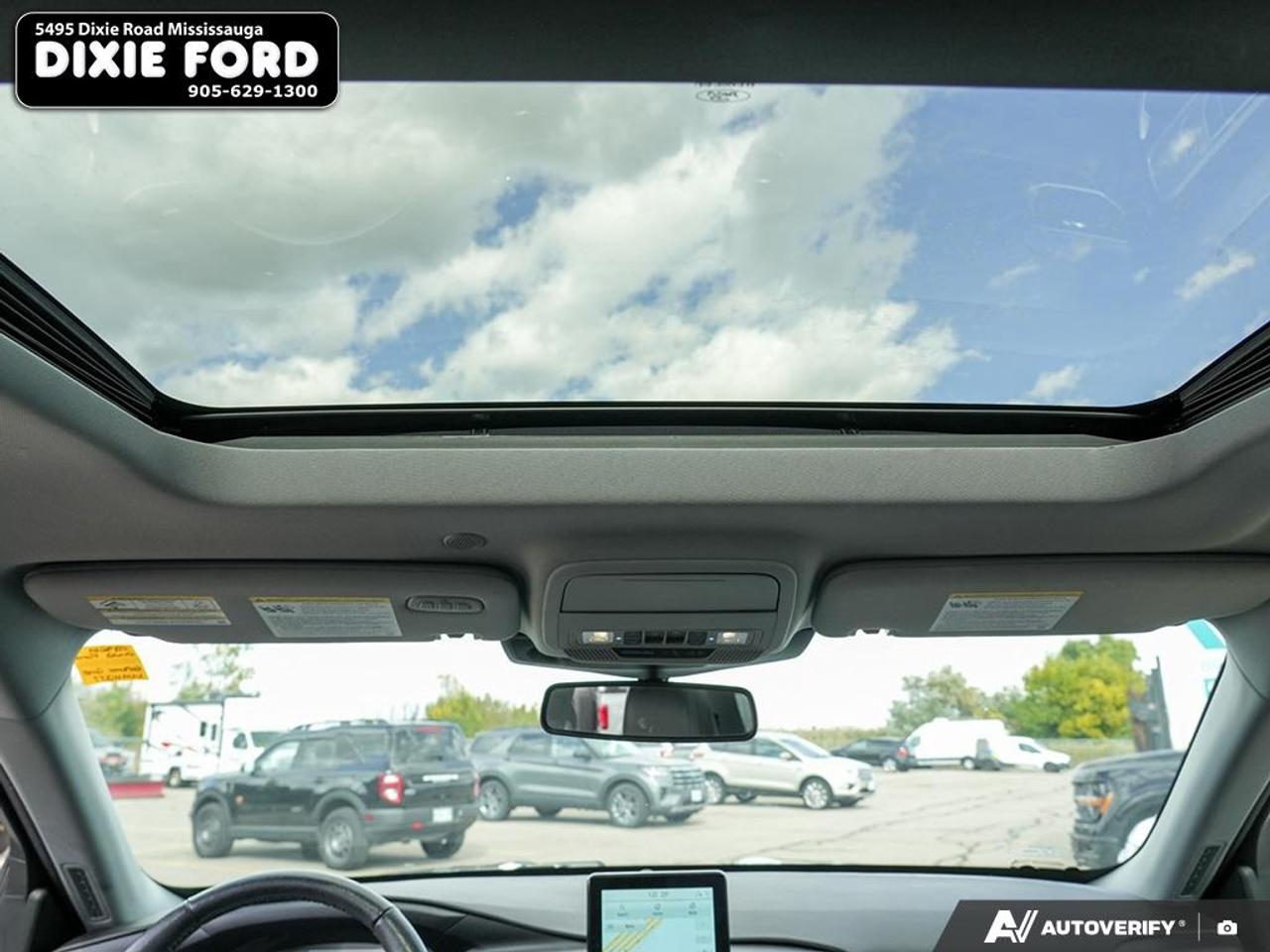 2022 Ford Explorer LIMITED Photo