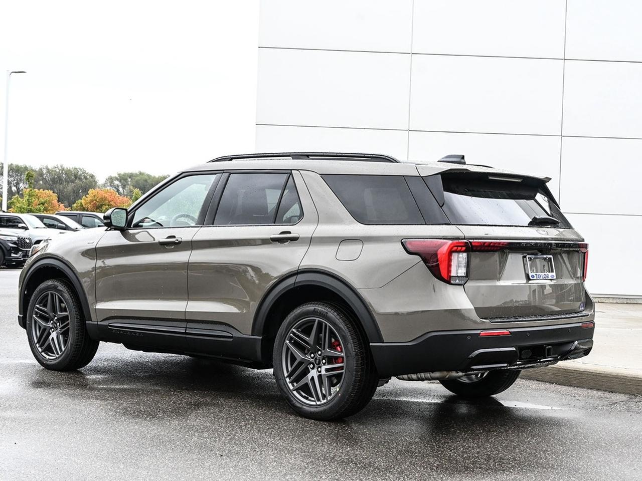 2027 Ford Explorer ST-Line Photo
