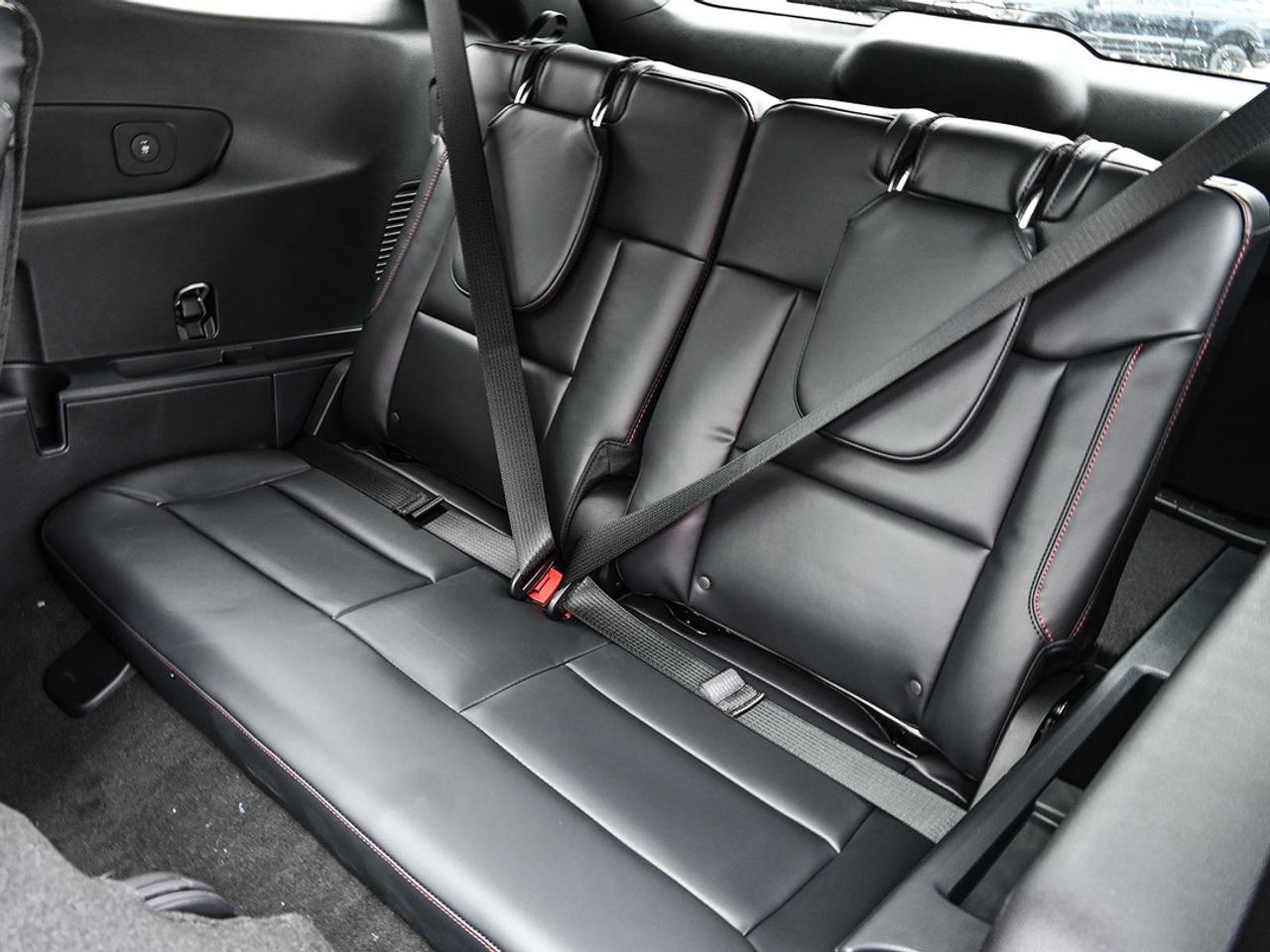 2027 Ford Explorer ST-Line Photo