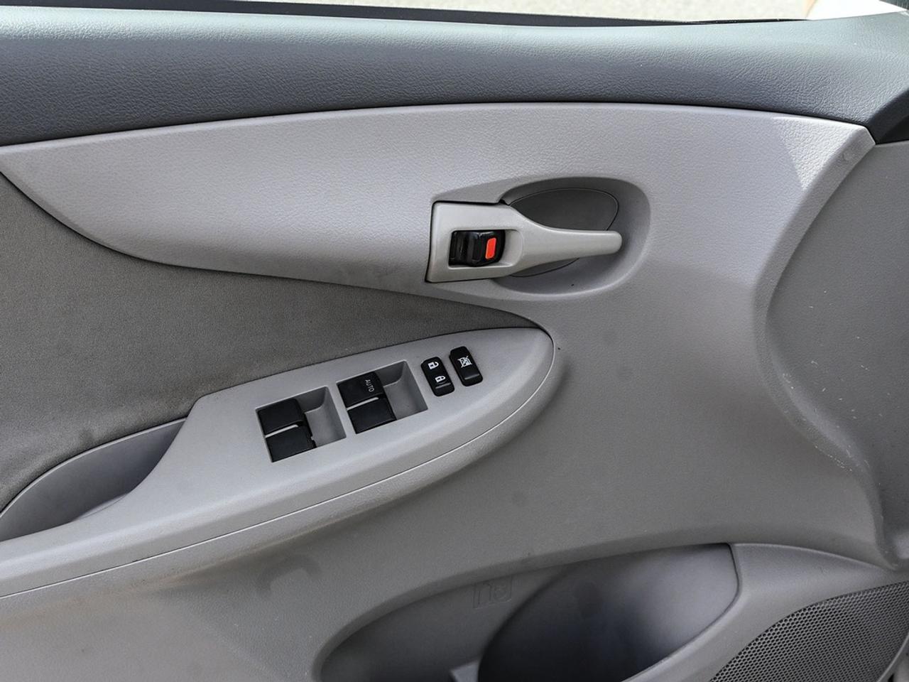 2010 Toyota Corolla CE Photo