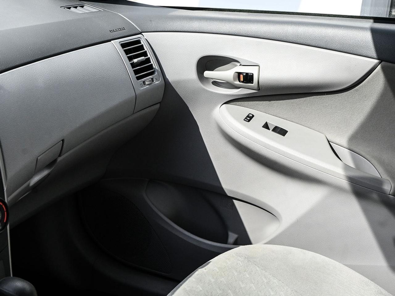 2010 Toyota Corolla CE Photo