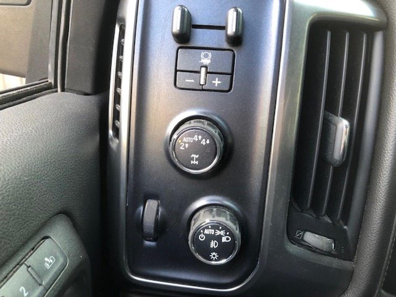 2018 Chevrolet Silverado 1500 LTZ crew cab 6.5 foot bed no accidents Photo