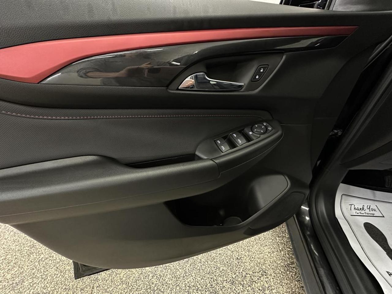 2025 Chevrolet TrailBlazer RS/AWD/LEATHER/1 OWNER LEASE RETURN! Photo