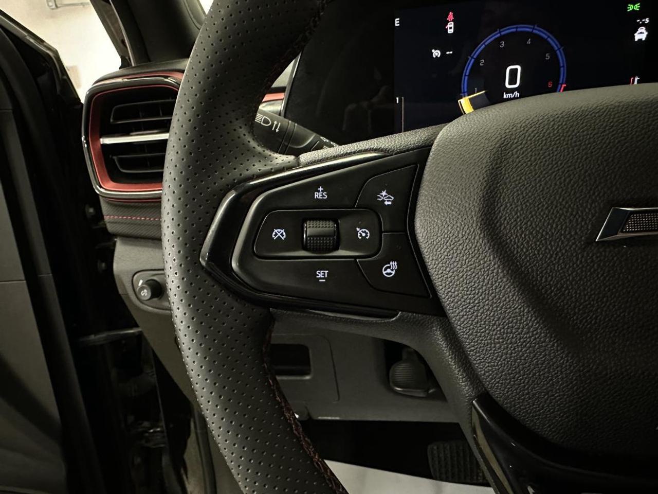 2025 Chevrolet TrailBlazer RS/AWD/LEATHER/1 OWNER LEASE RETURN! Photo