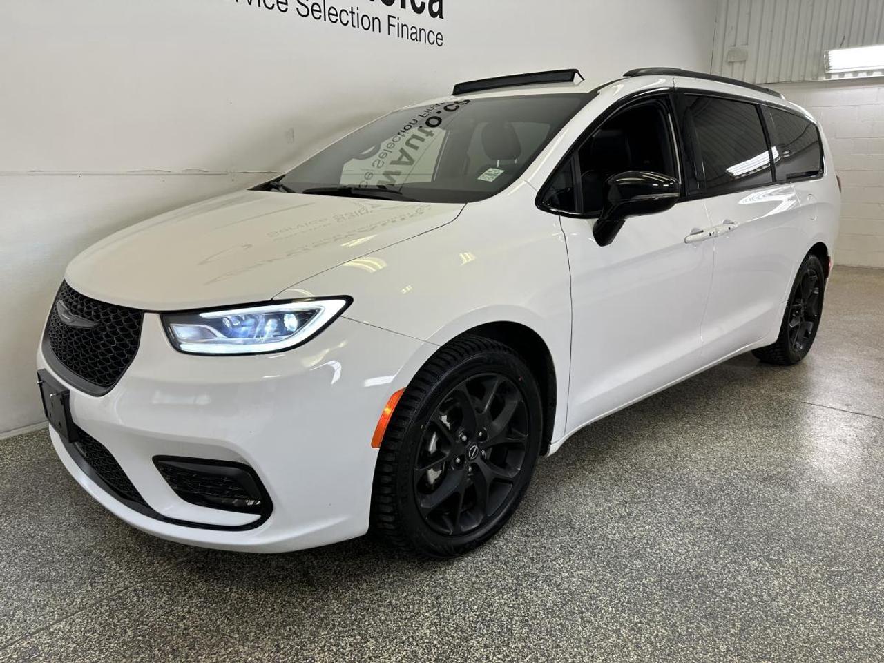 2025 Chrysler Pacifica Limited LIMITED/PANOROOF/LEATHER/ADAPTIVE CRUISE/MORE! Photo