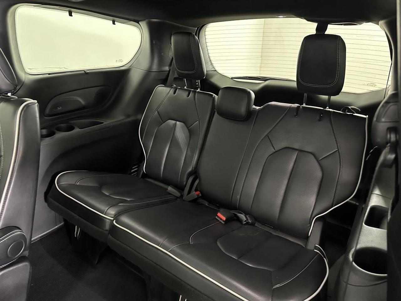 2025 Chrysler Pacifica Limited LIMITED/PANOROOF/LEATHER/ADAPTIVE CRUISE/MORE! Photo