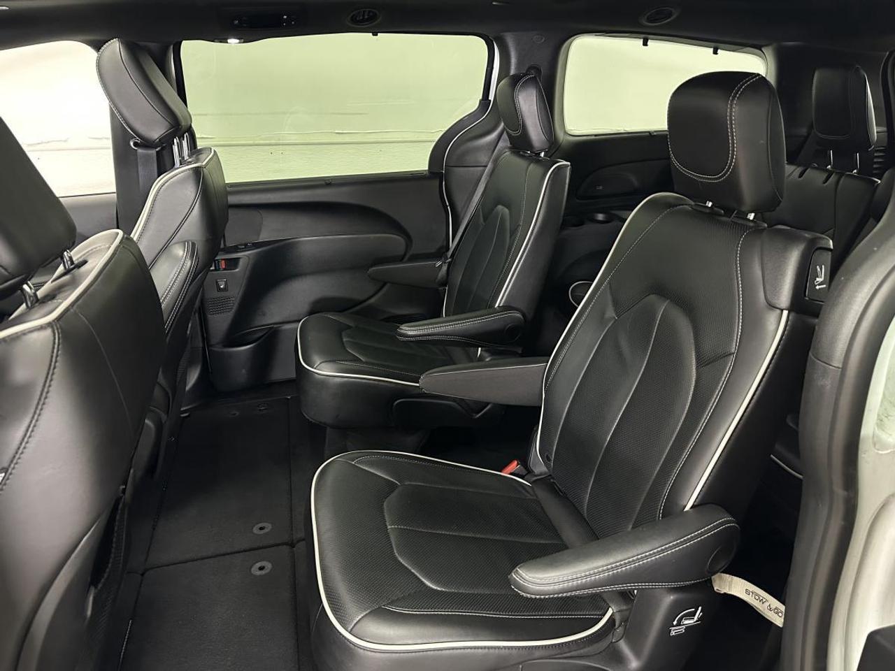 2025 Chrysler Pacifica Limited LIMITED/PANOROOF/LEATHER/ADAPTIVE CRUISE/MORE! Photo