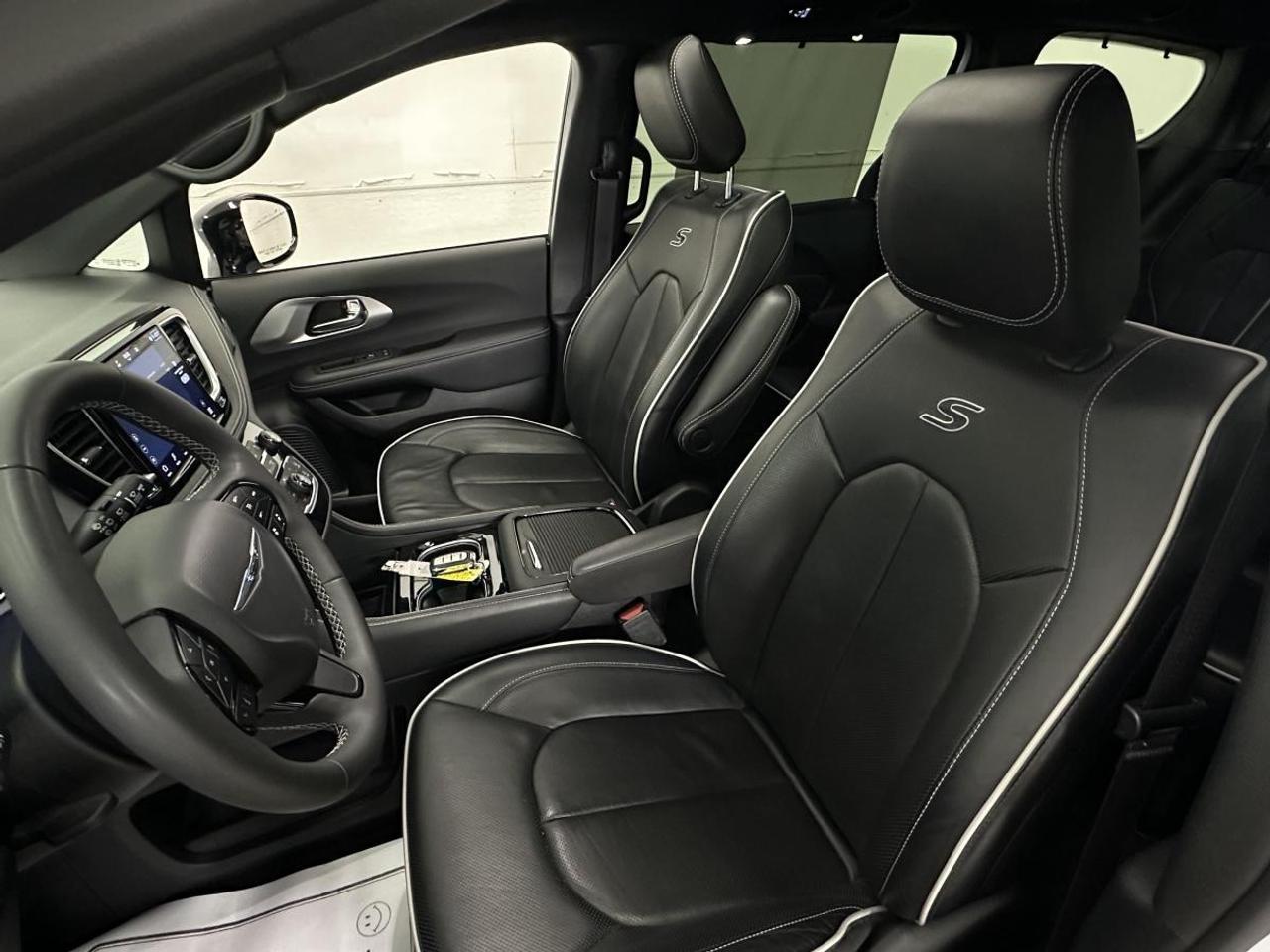 2025 Chrysler Pacifica Limited LIMITED/PANOROOF/LEATHER/ADAPTIVE CRUISE/MORE! Photo