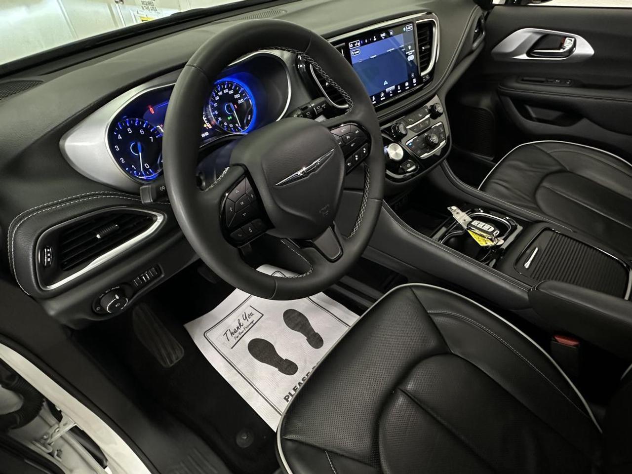 2025 Chrysler Pacifica Limited LIMITED/PANOROOF/LEATHER/ADAPTIVE CRUISE/MORE! Photo