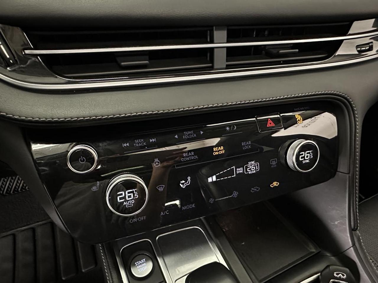 2024 Infiniti QX60 Luxe LUXURY/AWD/PANOROOF/NAVI/LEATHER/OFF LEASE! Photo