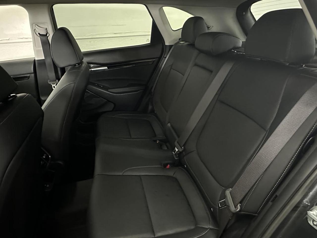 2024 Kia Seltos SX w/Black Interior SX/AWD/NAVI/LEATHER/ROOF/MORE/1 OWNER LEASE RETURN! Photo
