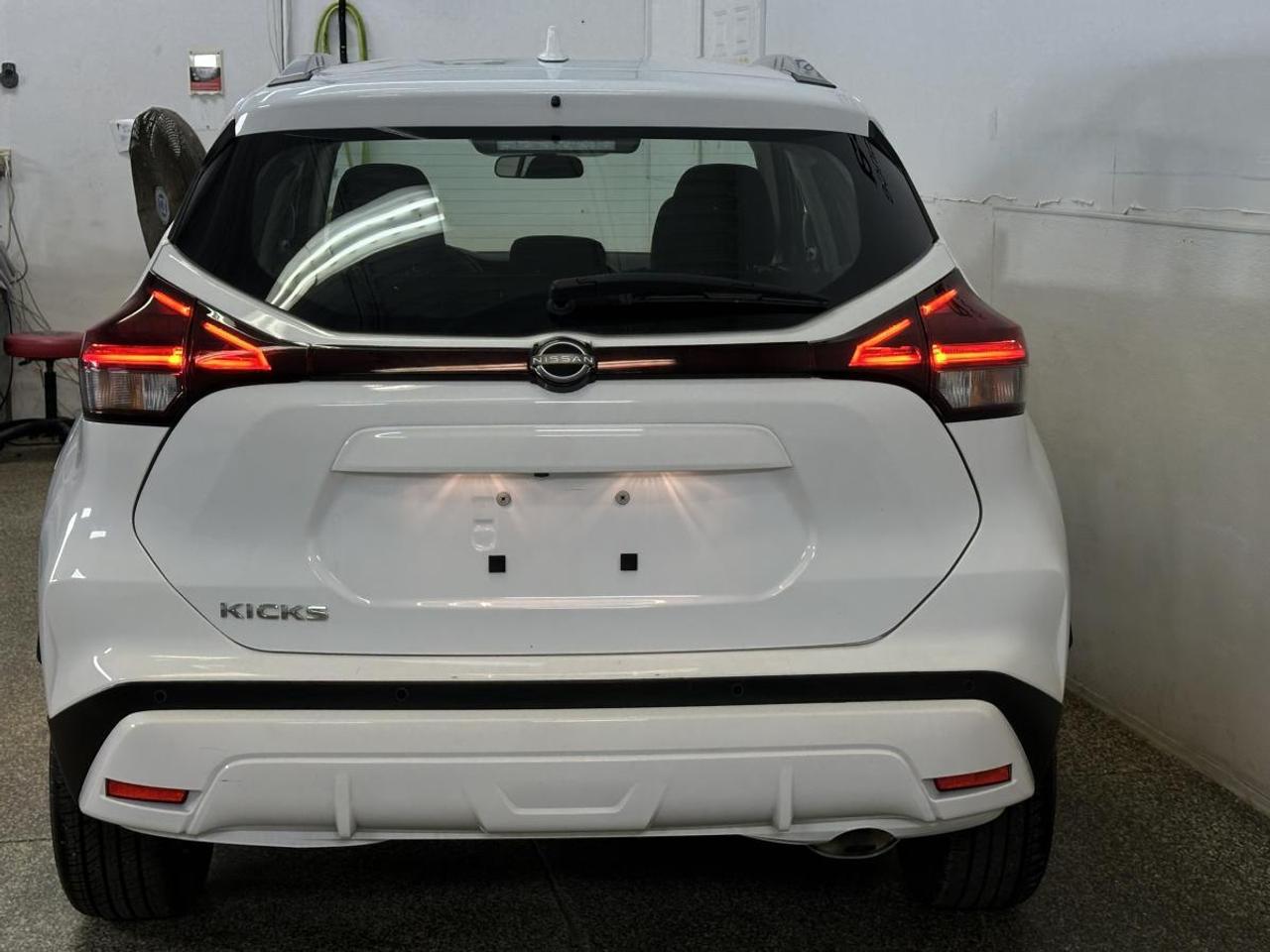 2025 Nissan Kicks Play SV/20KM/AUTO/AC/POWER GROUP/ALLOYS! Photo