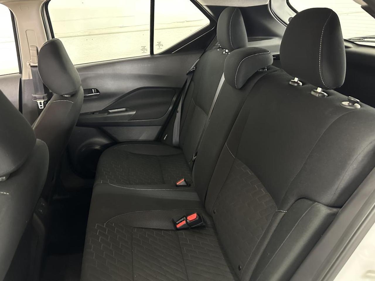 2025 Nissan Kicks Play SV/20KM/AUTO/AC/POWER GROUP/ALLOYS! Photo