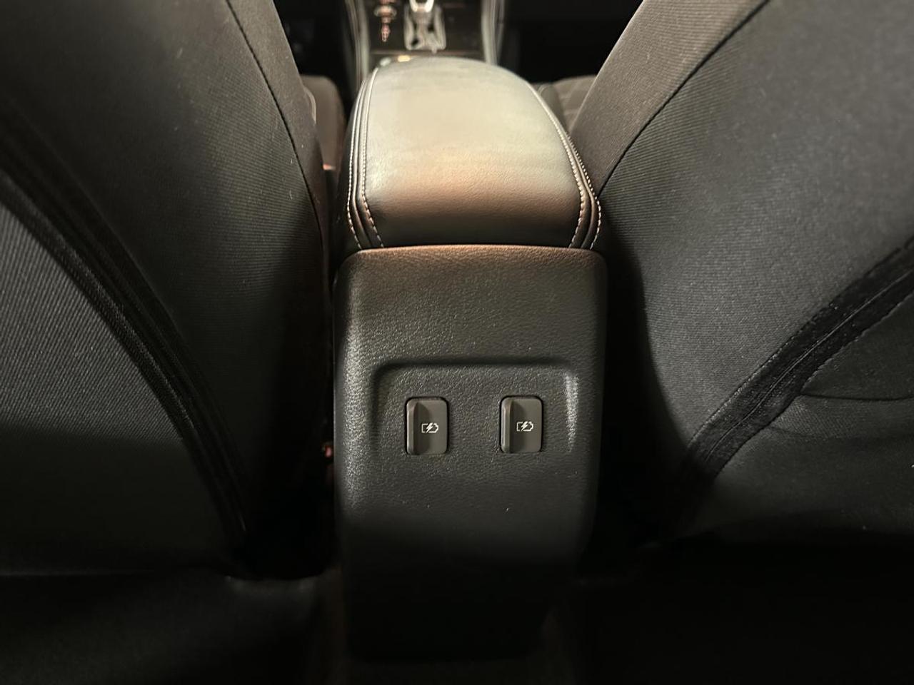 2025 Nissan Kicks Play SV/20KM/AUTO/AC/POWER GROUP/ALLOYS! Photo