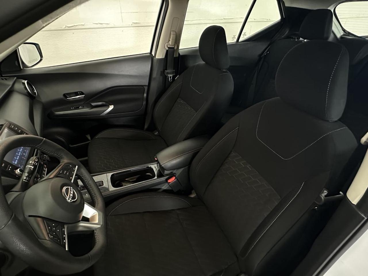 2025 Nissan Kicks Play SV/20KM/AUTO/AC/POWER GROUP/ALLOYS! Photo