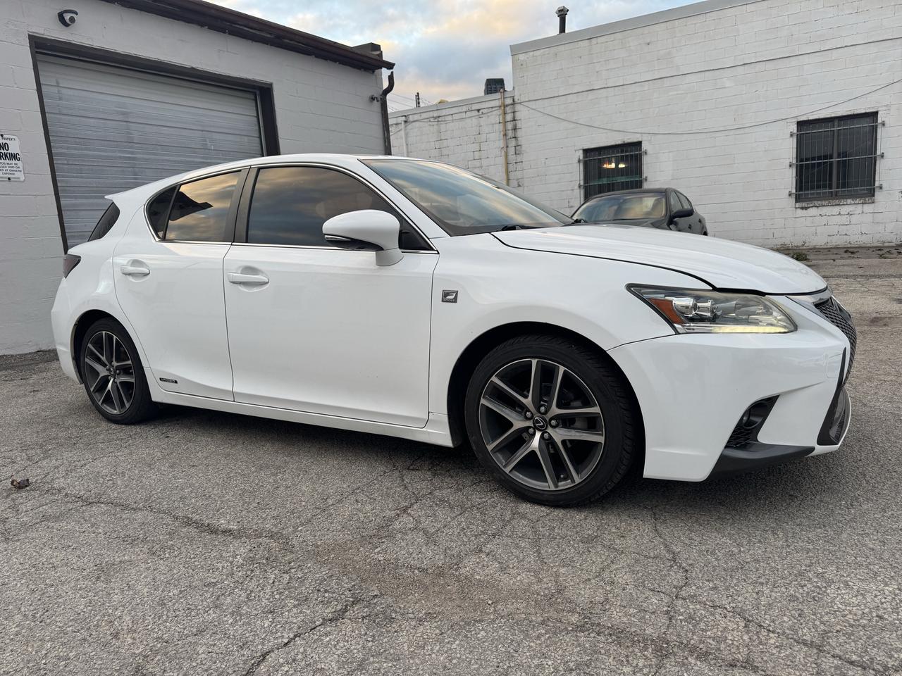 2014 Lexus CT 200h F-Sport/ CERTIFIED - Photo #2