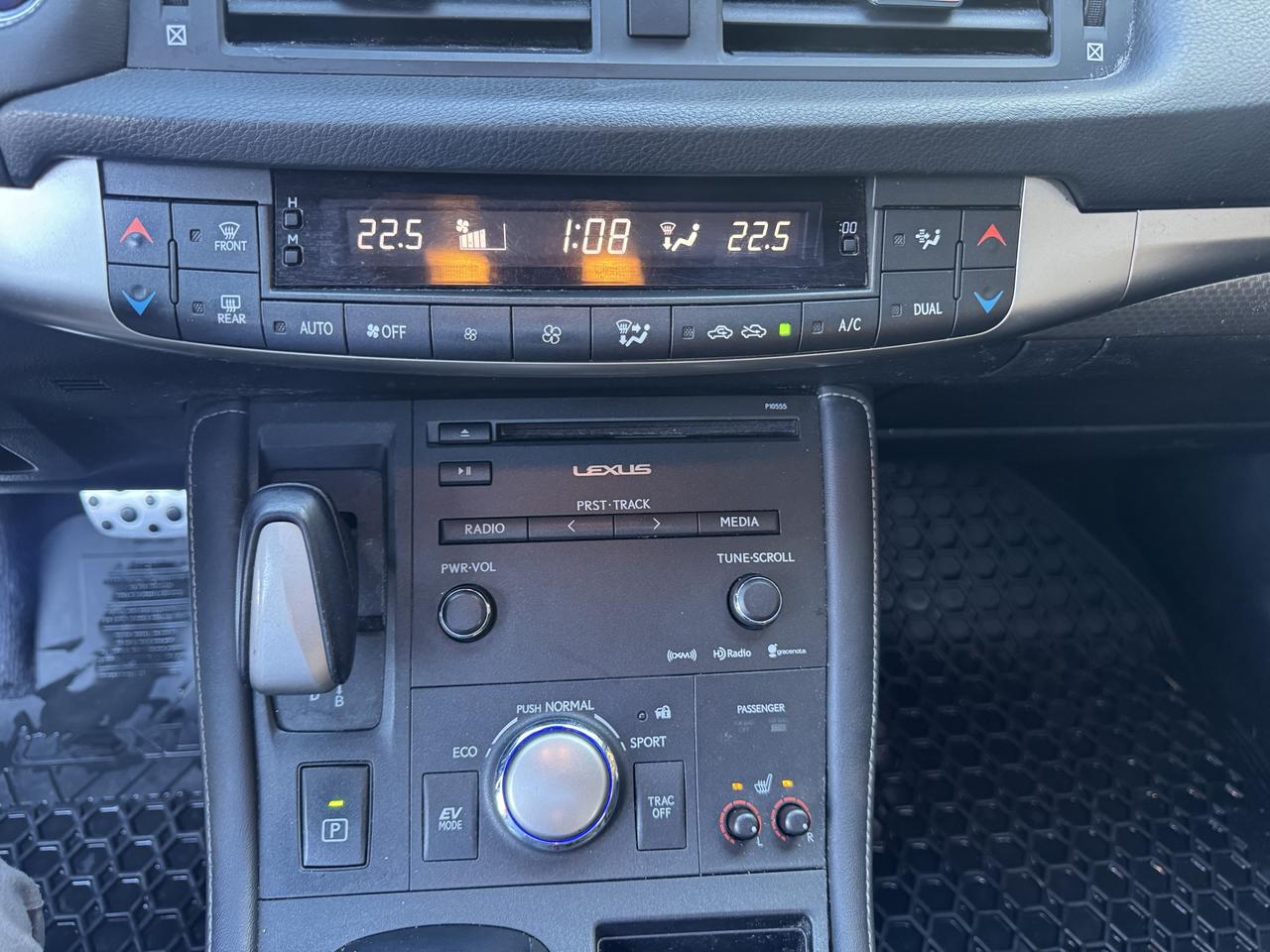 2014 Lexus CT 200h F-Sport/ CERTIFIED Photo