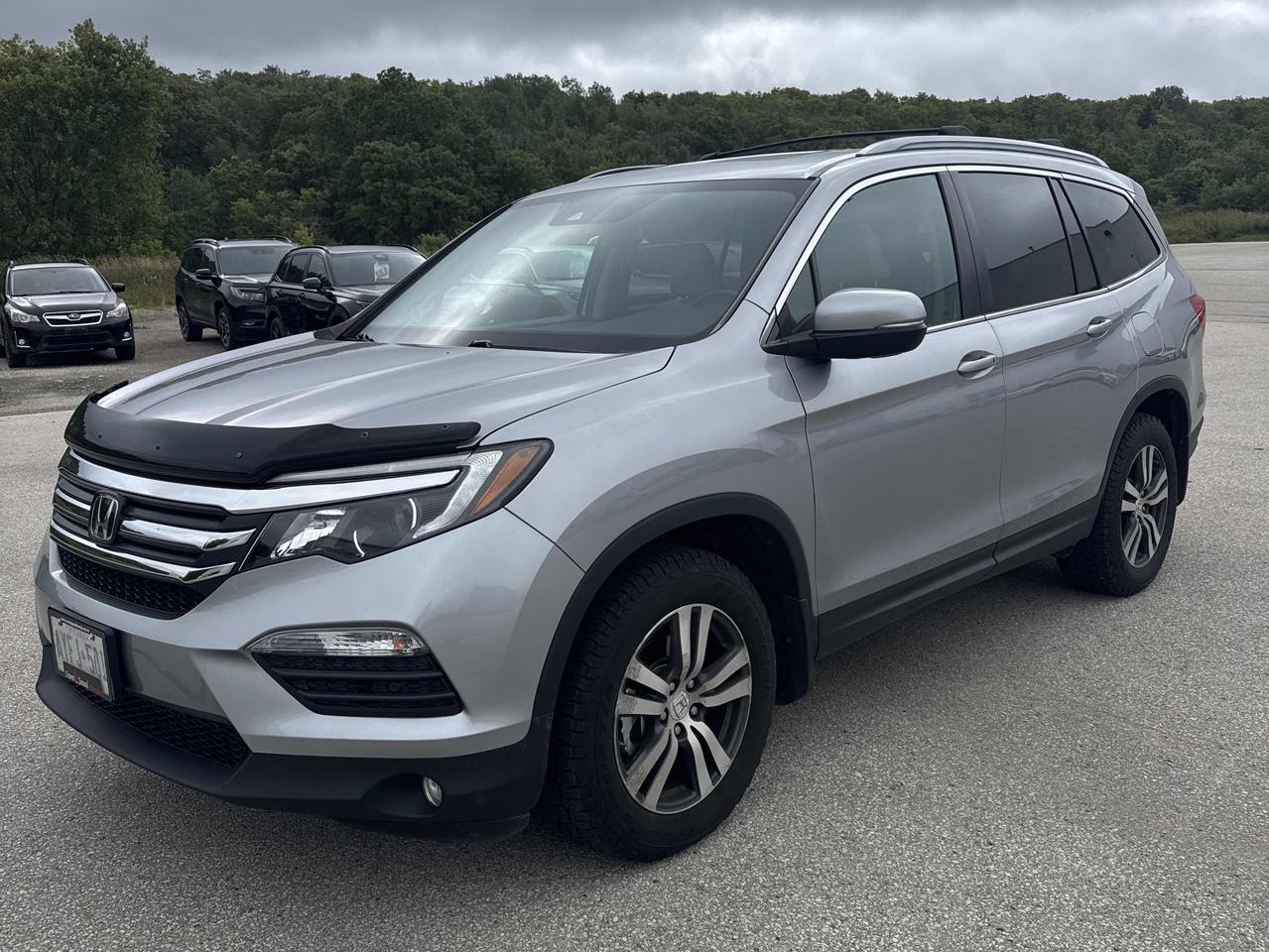 2017 Honda Pilot EX-L 8 PASS. Photo2