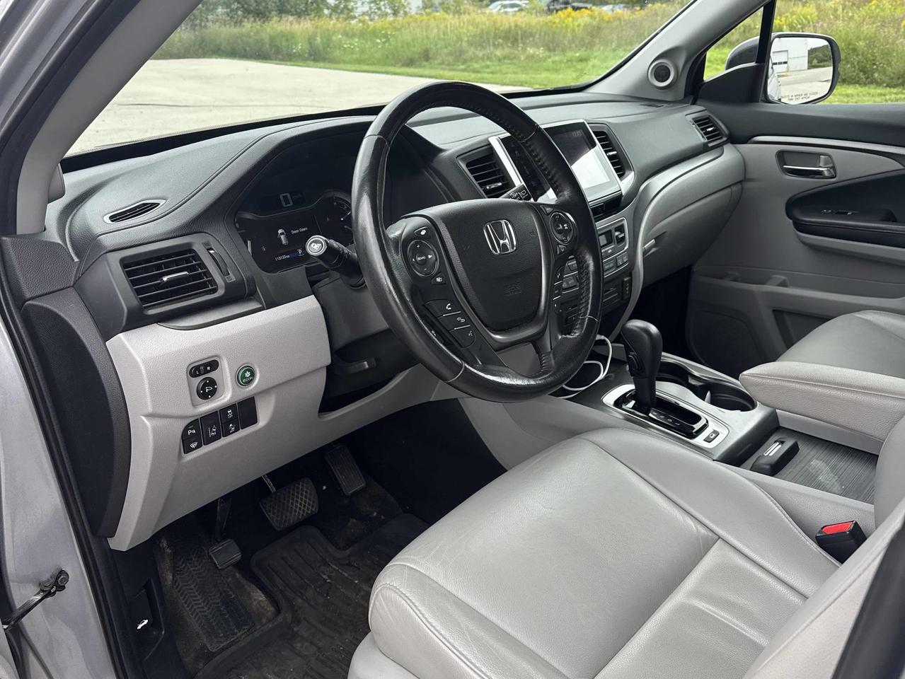 2017 Honda Pilot EX-L 8 PASS. Photo