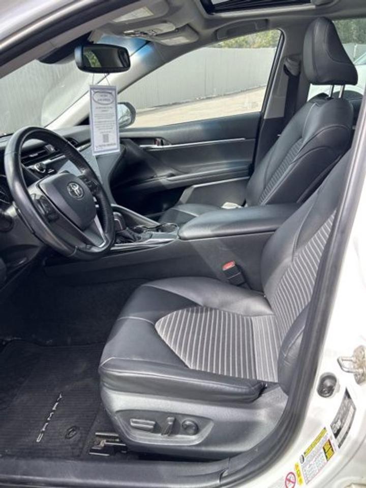 2018 Toyota Camry SE 2WD | No Accidents | Leather Seats Photo
