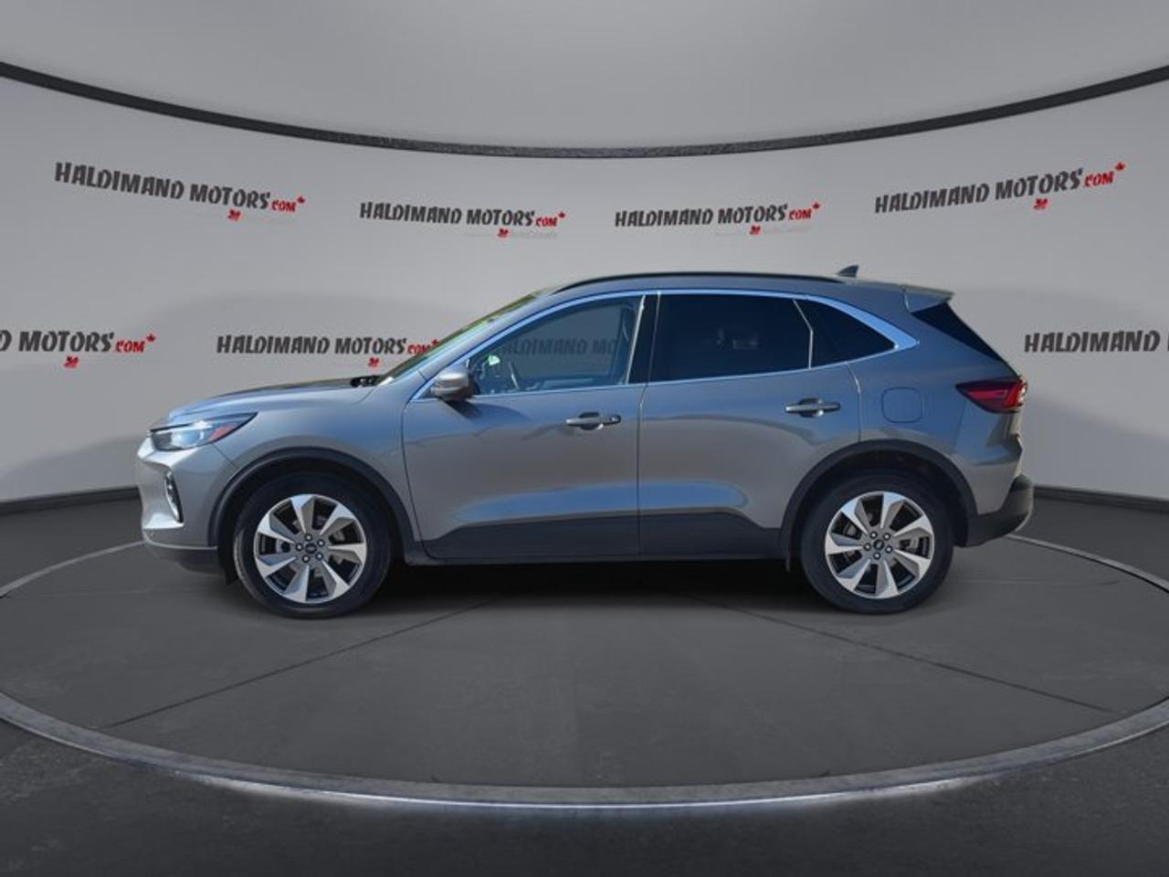 2023 Ford Escape Platinum AWD | No Accidents | Leather Seats Photo