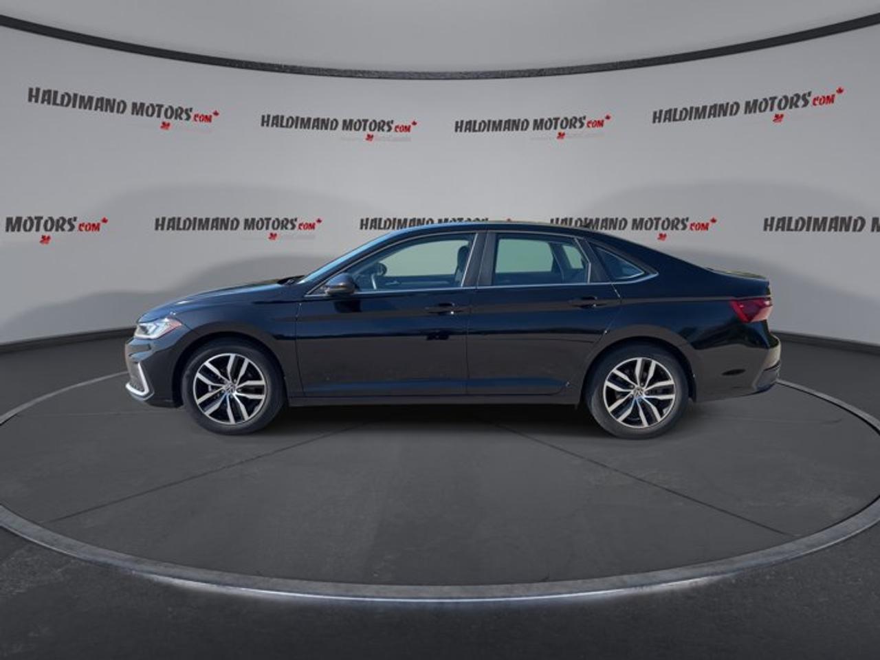 2025 Volkswagen Jetta Comfortline 2WD | No Accidents | Heated Steering Photo4